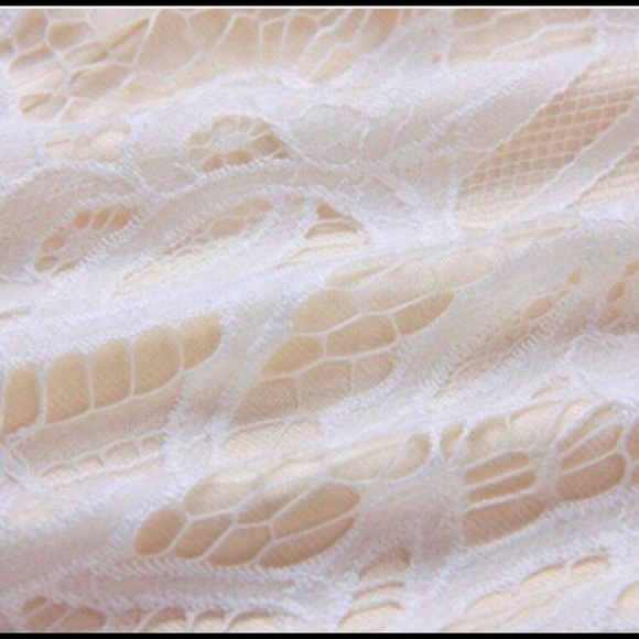 Off White Lace Spaghetti Strap Romper - Picture 4 of 4